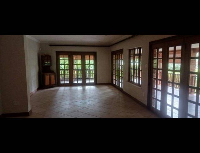 5 BEDROOM HOUSE FOR SALE IN AQUAPARK